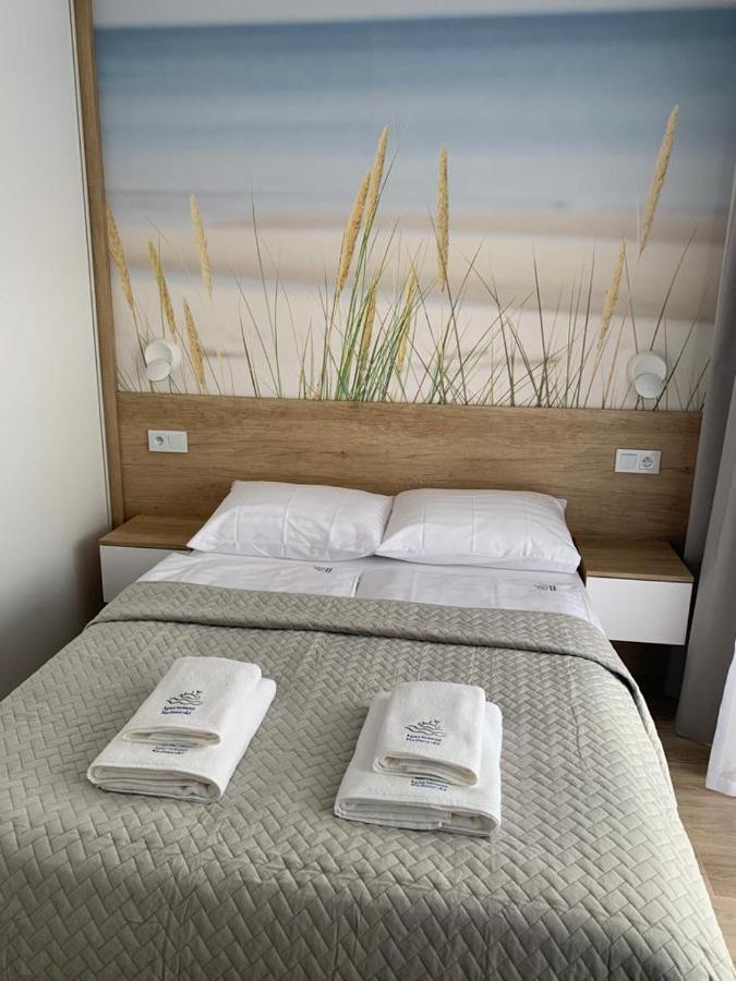 Apartament Nadmorski Z Basenem Klifowa Rewal Exteriör bild
