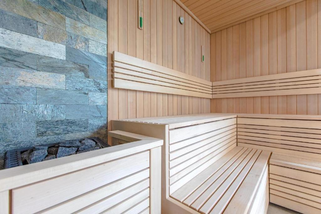 Apartament Nadmorski Z Basenem Klifowa Rewal Exteriör bild