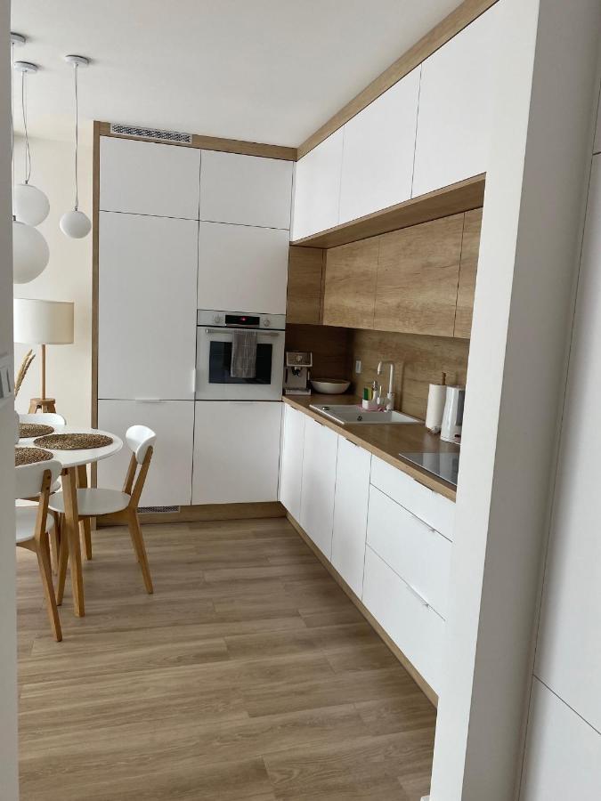 Apartament Nadmorski Z Basenem Klifowa Rewal Exteriör bild