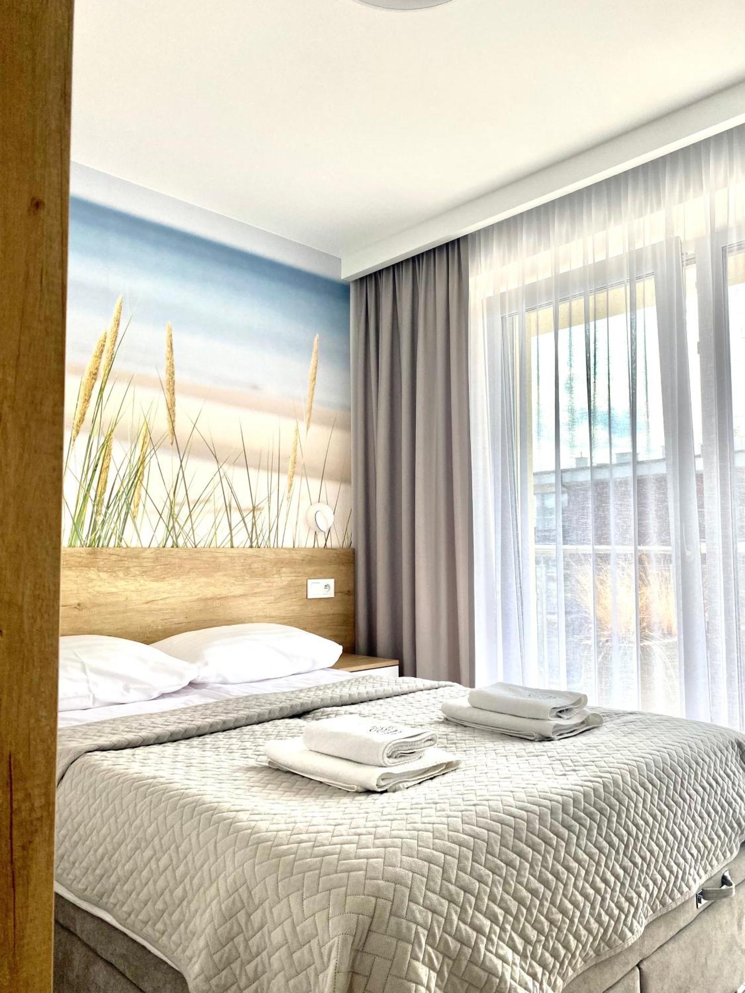 Apartament Nadmorski Z Basenem Klifowa Rewal Exteriör bild